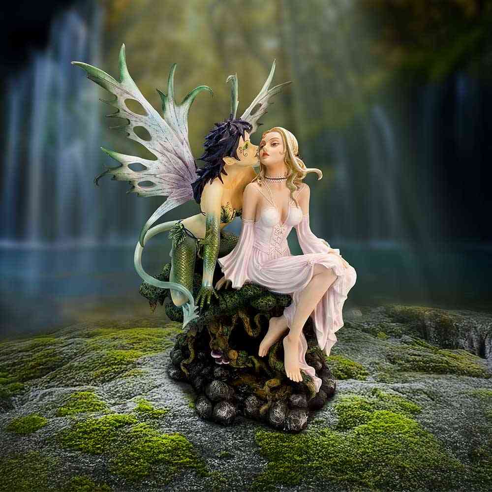 Nemesis Now - Kiss of Fate Figurine - Fairy - Multicolours